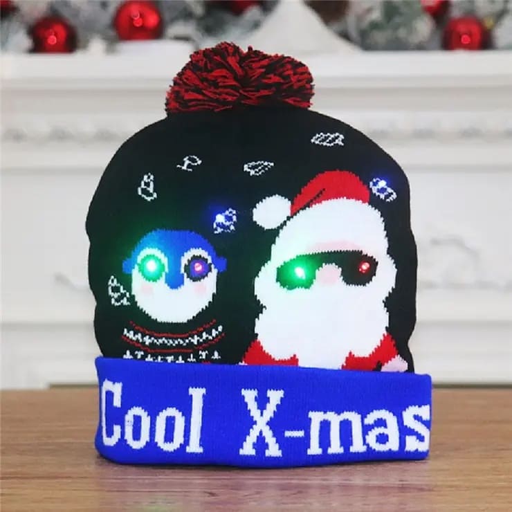 带有发光圣诞绒球和 LED 灯泡的冬帽 - COOL X-MAS