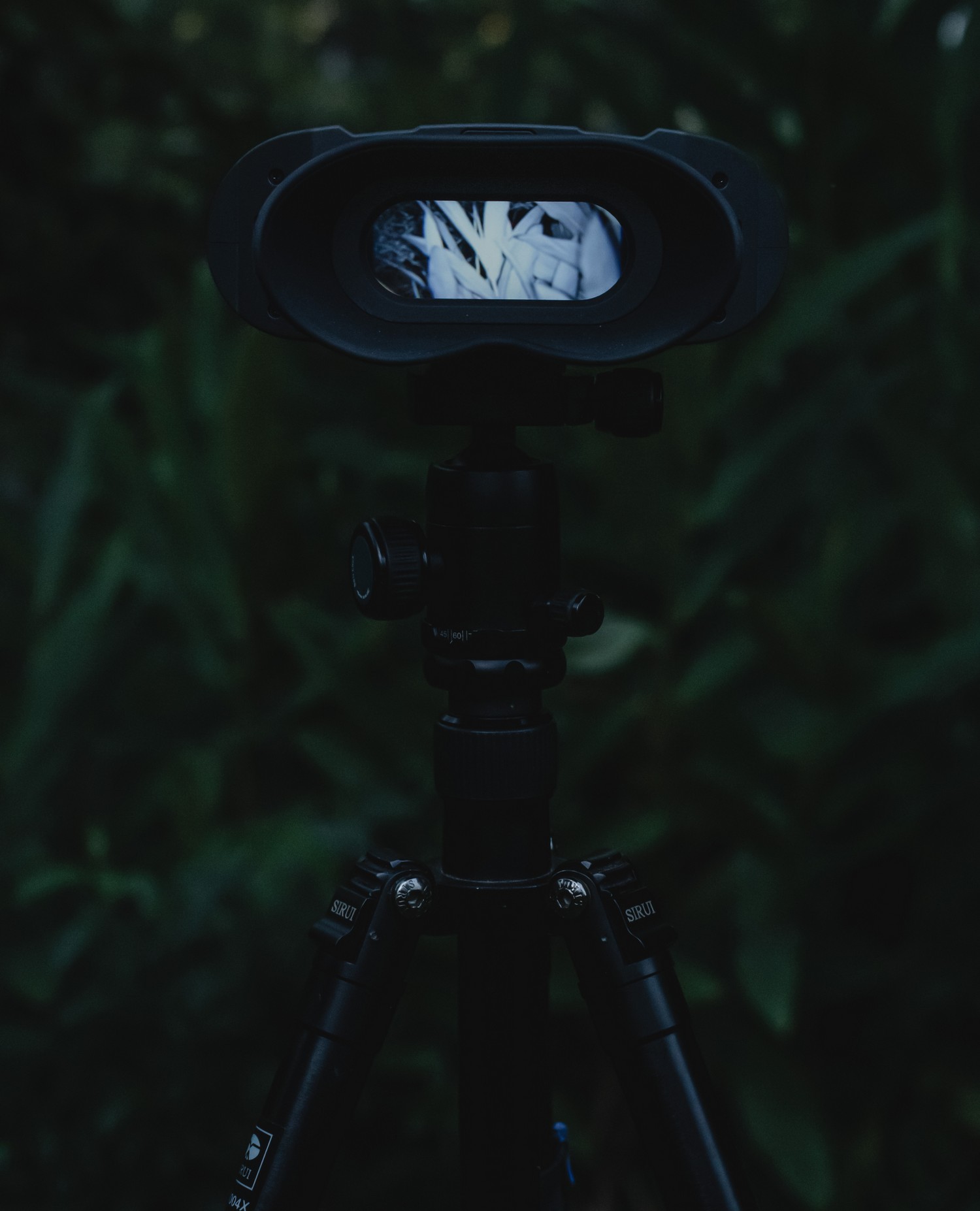 夜视仪 NVB 200 - 自动切换日夜双模式
