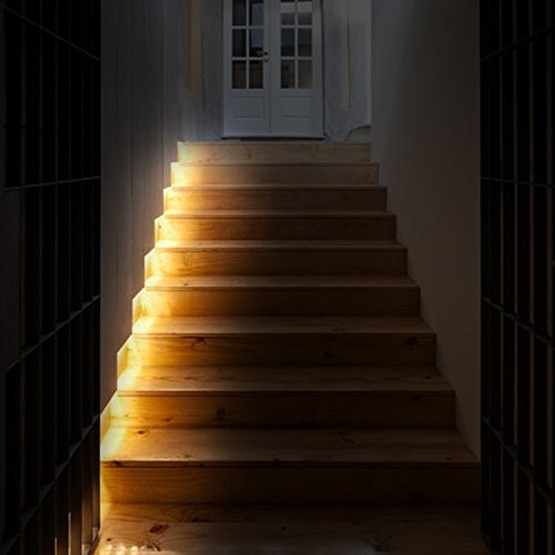 楼梯上的定向灯led灯带