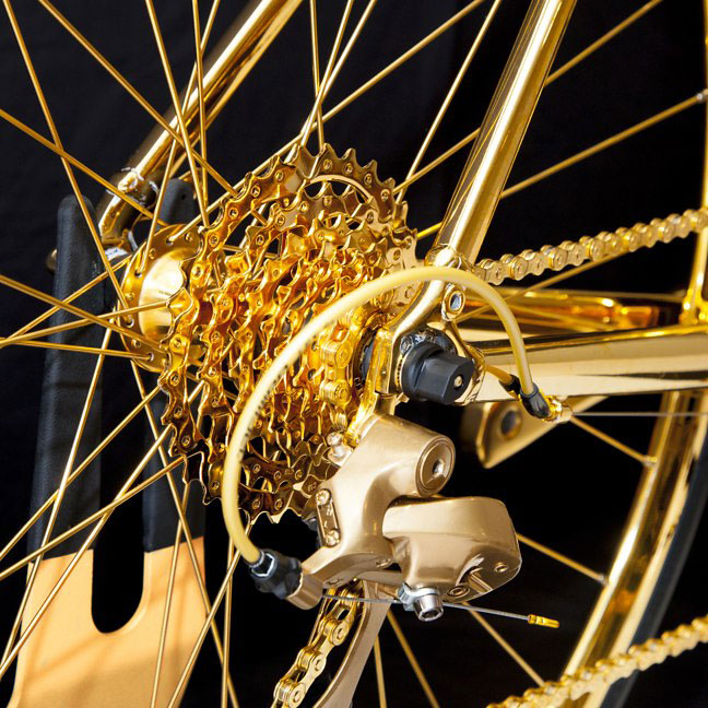 金色Konstrukcia自行车